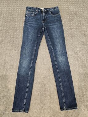 H&M Women's Jeans size 6 Skinny Jeans - Dark Blue wash